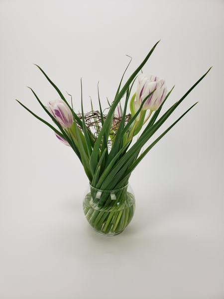 Easy way to spiral tulip stems for a spring floral display