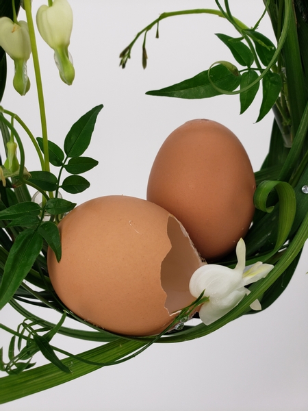 Easter egg flower styling for zero waste and no floral foam styling
