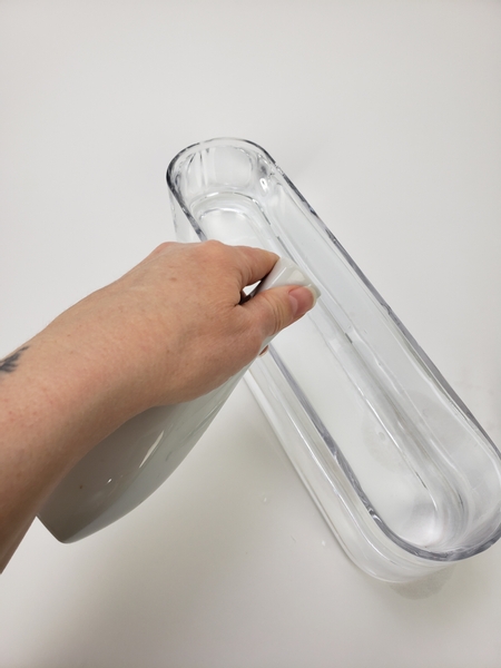 Pour water into a narrow container