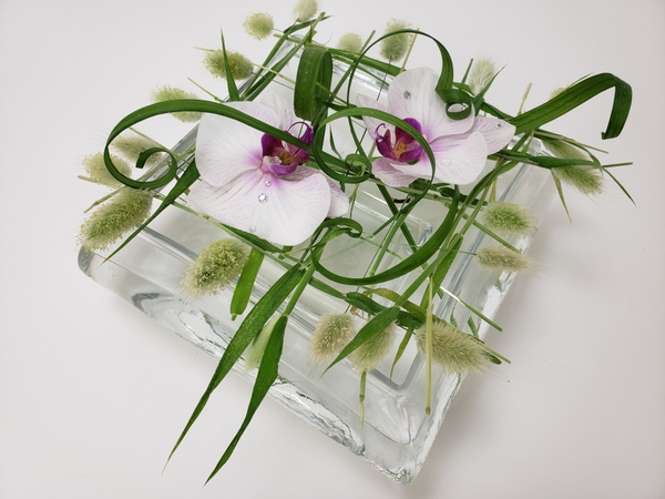 Environmentally friendly summer floral designs using no floral foam Environmentally friendly summer floral designs using no floral foam