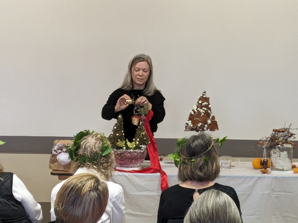 Bc Floral art society Christmas Demonstration by Christine de Beer