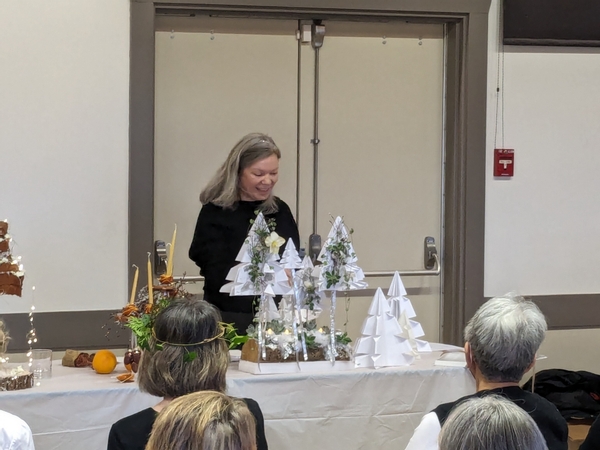 Floral design demonstration by Christine de Beer