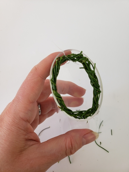 Set the container aside so that the wreath dries out into this shape