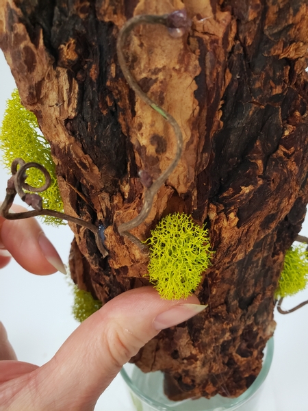 Add in bits of lichen to the bark armature