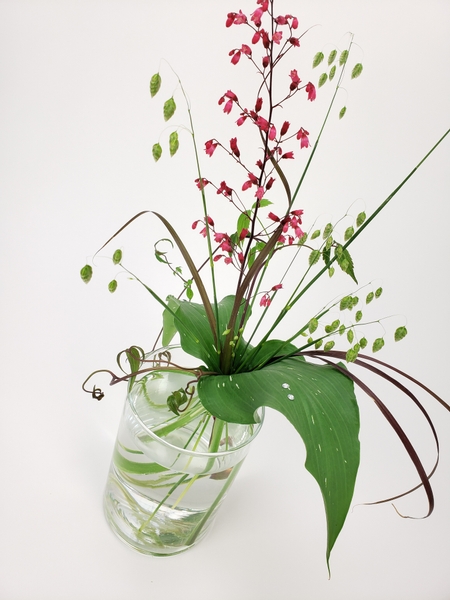 Sustainable and zero waste floral design using details cut from your garden