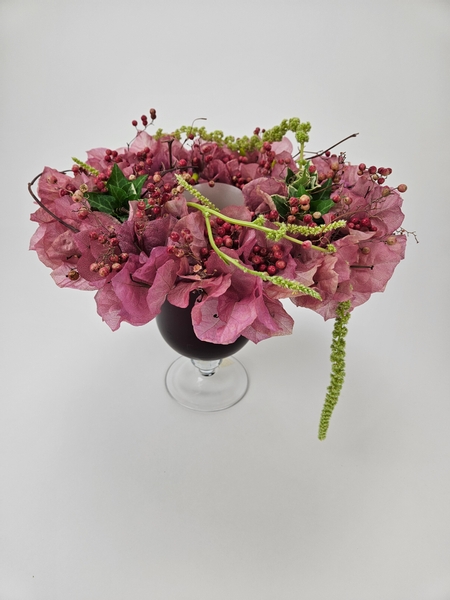 Contemporary low waste no floral foam and sustainable floral design using fresh and dried flowers