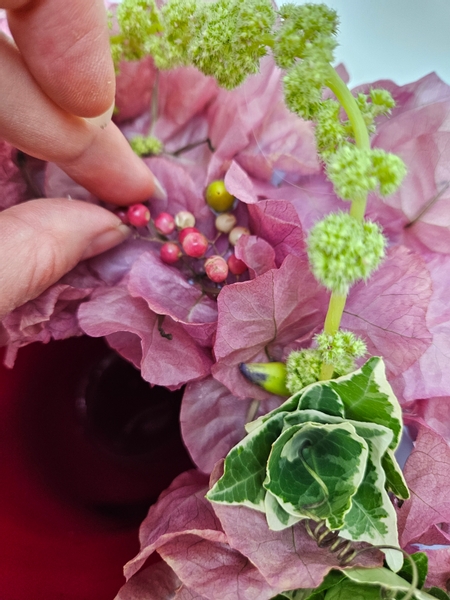 Fill in all the gaps with clusters of dried pink pepper berries