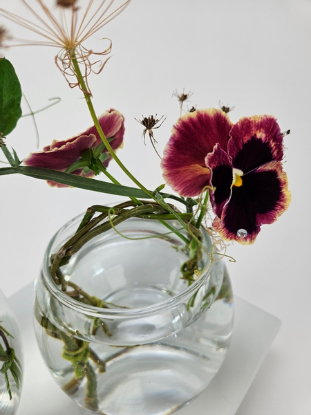 Creative flower arranging ideas with flowers from your own garden