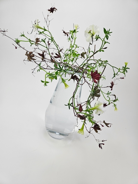 Sustainable floral designs for autumn without using any floral foam