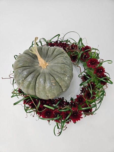 Wreath vase centrepiece design for thanksgiving