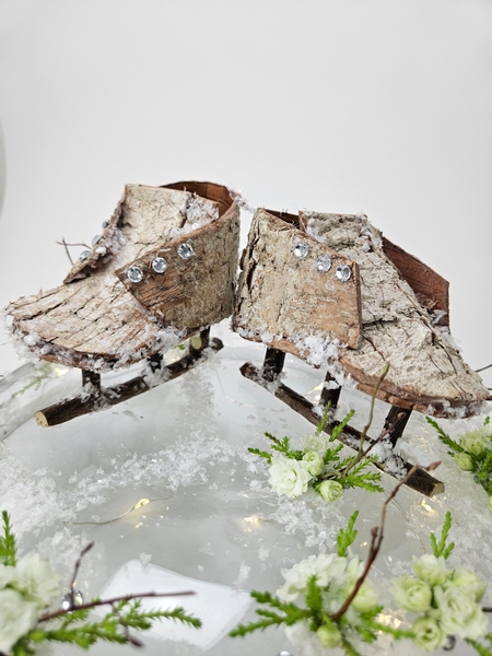 How to make ice skates from bark for a Christmas display