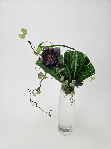 Sustainable floral arrangement using no foam and creating no waste