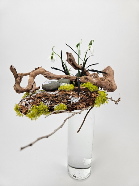 Using bark as a natural flower mechanic for foam free flower arrangements