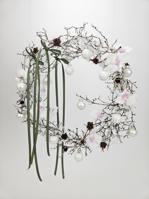 ‘Twas, and still is adding a bit of our own nature to our wreath details that really Crafts a special Christmas