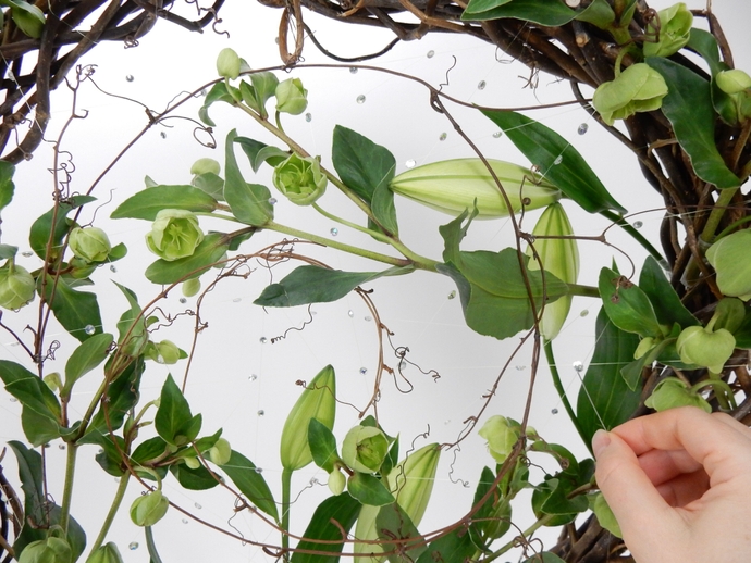 Sparkle web for a wreath display