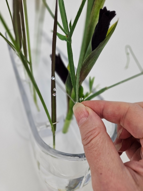 Pin pegs for barely there suspended floral details